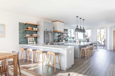 Maven by Avantstay 5 Minutes to the Beach! Ocean Views & Spacious Design