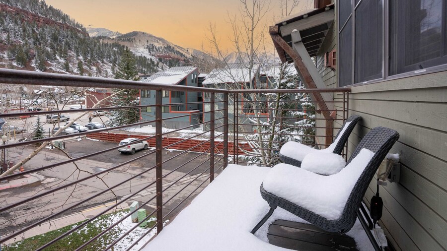 Owl Meadows 24 by Avantstay Walking Distance to Town & Slopes!