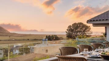 House (4 Bedrooms) | Front of property