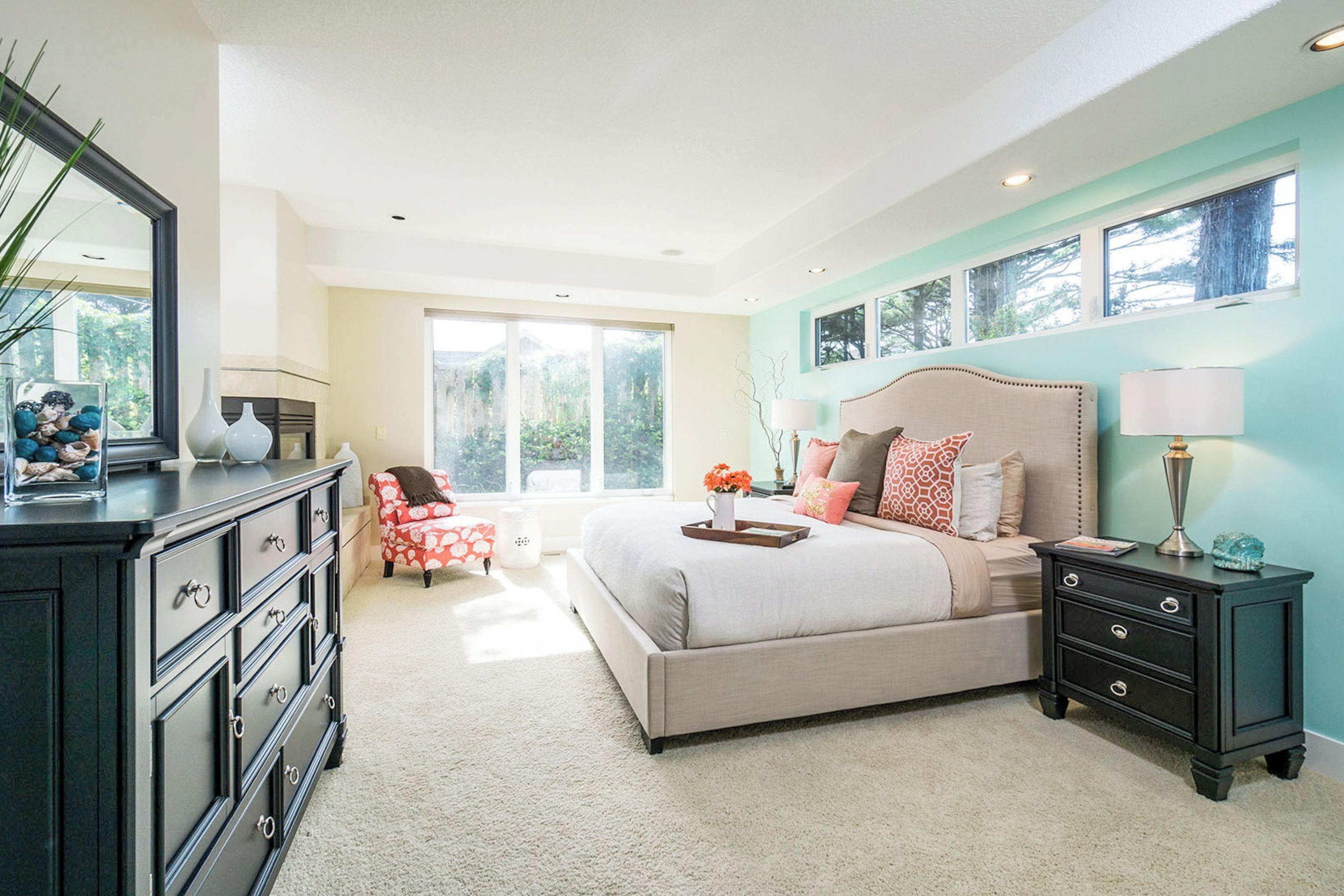 4 間臥室、熨斗/熨衣板、床單