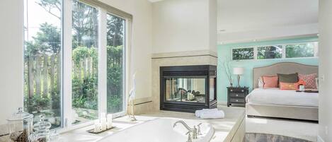 4 chambres, bureau, fer et planche à repasser, draps fournis