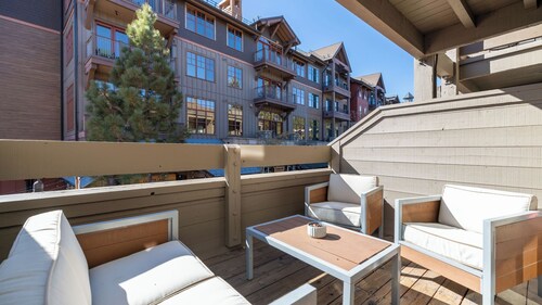 Flurry by Avantstay Tahoe Donner Home w/ Access to Northstar Resort Community