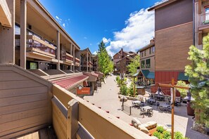 Property grounds - Flurry by Avantstay Tahoe Donner Home w/ Access to Northstar Resort Community (Truckee)