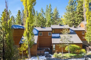 House (2 Bedrooms) | Interior - Pinegrove by Avantstay Beautiful Villas Condo Just Outside Tahoe City! (Tahoe City)