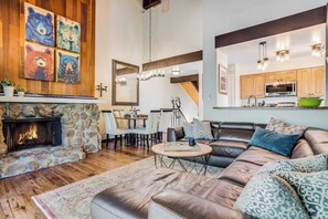 House (2 Bedrooms) | Interior - Pinegrove by Avantstay Beautiful Villas Condo Just Outside Tahoe City! (Tahoe City)