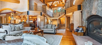 Cherry Ridge by Avantstay Incredible Mountain Mansion w/ Game Room, Hot Tub & Views!!