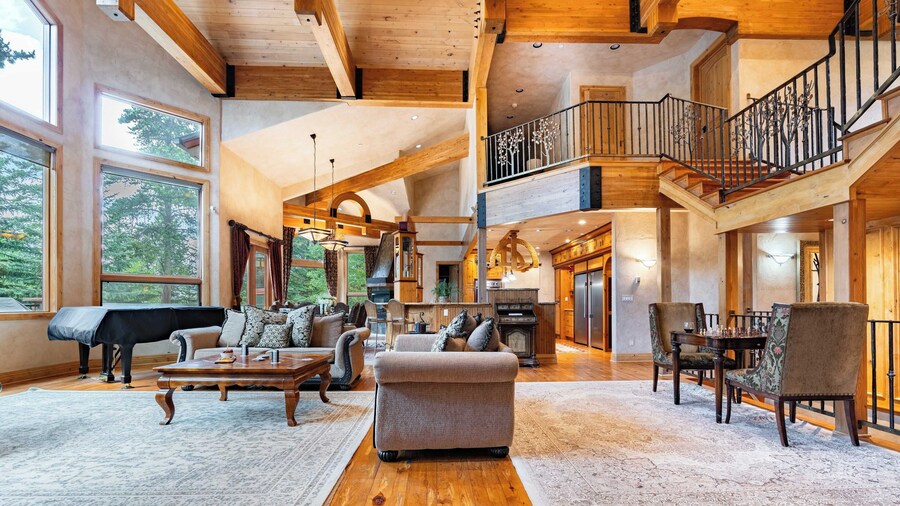 Cherry Ridge by Avantstay Incredible Mountain Mansion w/ Game Room, Hot Tub & Views!!