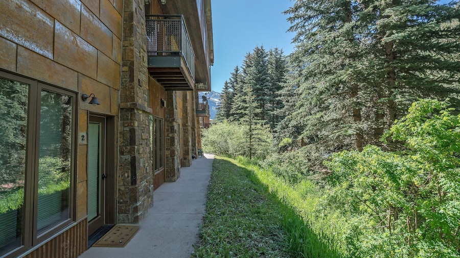 Ghostriders 2 by Avantstay Tidy Unit Close to the Slopes and Shops!