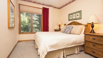 1 bedroom, free cribs/infant beds, bed sheets