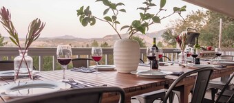 Vino Blanco by Avantstay Private Wine Country Home w/ Mtn Views & Deck