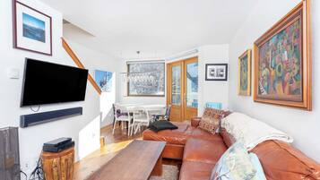 House (2 Bedrooms) | Front of property