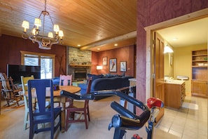 House (3 Bedrooms) | Interior