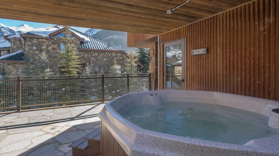 Ghostriders 5 by Avantstay 2 Bedroom Condo Near Main Street, Hiking & Skiing STR Permit #3571