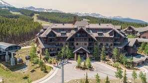 Interior - Twin Chutes by Avantstay Beautiful Ski in Ski out Condo w/ Access to Hot Tub & Gym (Breckenridge)