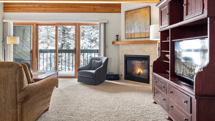 Riverside Condos A102 by Avantstay Condo Close To Downtown, Town Park & Ski Lift #8