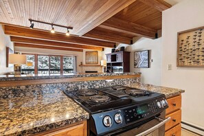 Interior - Riverside Condos A102 by Avantstay Condo Close To Downtown, Town Park & Ski Lift #8 (Telluride)