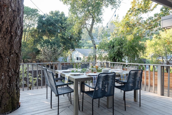 Outdoor dining