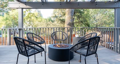 Mataro by Avantstay Large & Elegant Home in Santa Rosa w/ Hot Tub & Games