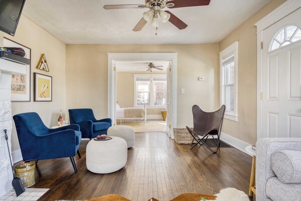 Télévision de 55 pouces avec chaînes numériques, services de streaming