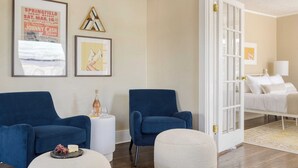 Interior - Louise by Avantstay Cute Nashville Home w/ Large Yard & Firepit! (Nashville)