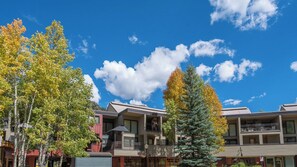 Apartment (1 Bedroom) | Interior - Cimarron Lodge 20 by Avantstay Ski In/ Ski Out Condo in Ideally Located Complex w/ Hot Tubs! (Telluride)