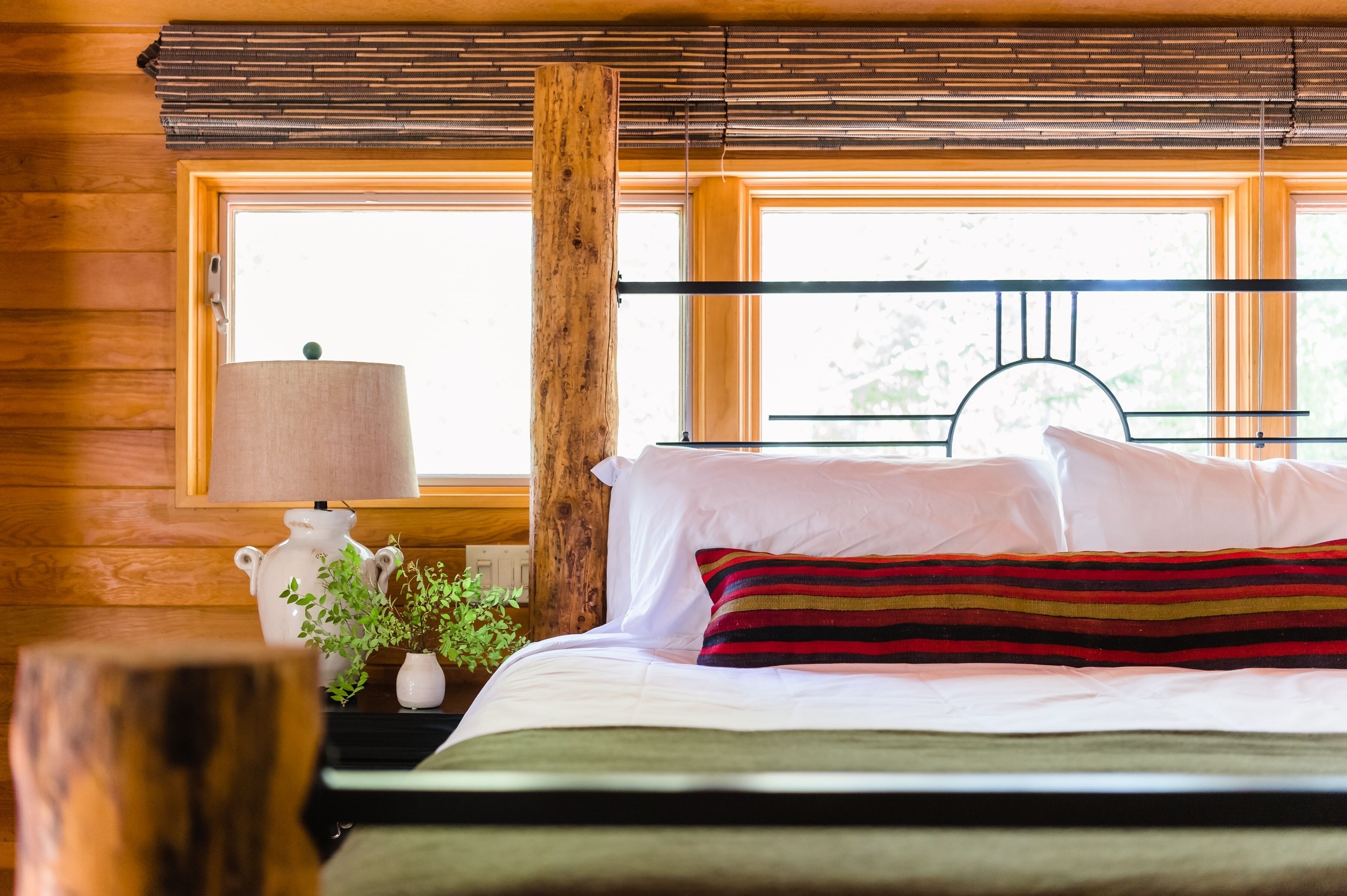 Nightstar by Avantstay Charming Rustic Cabin w/ Large Balcony & Sauna