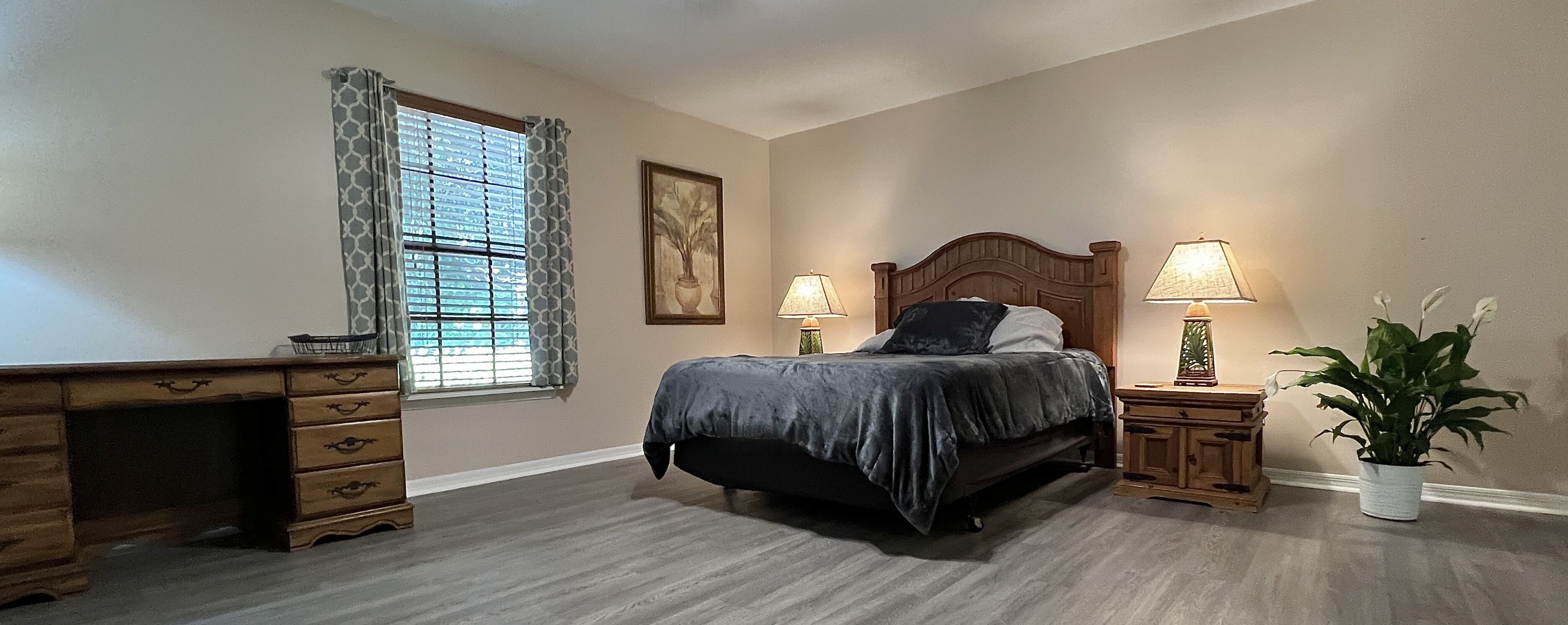 Home away from home located close to New Smyrna, Flagler Beaches and Daytona.