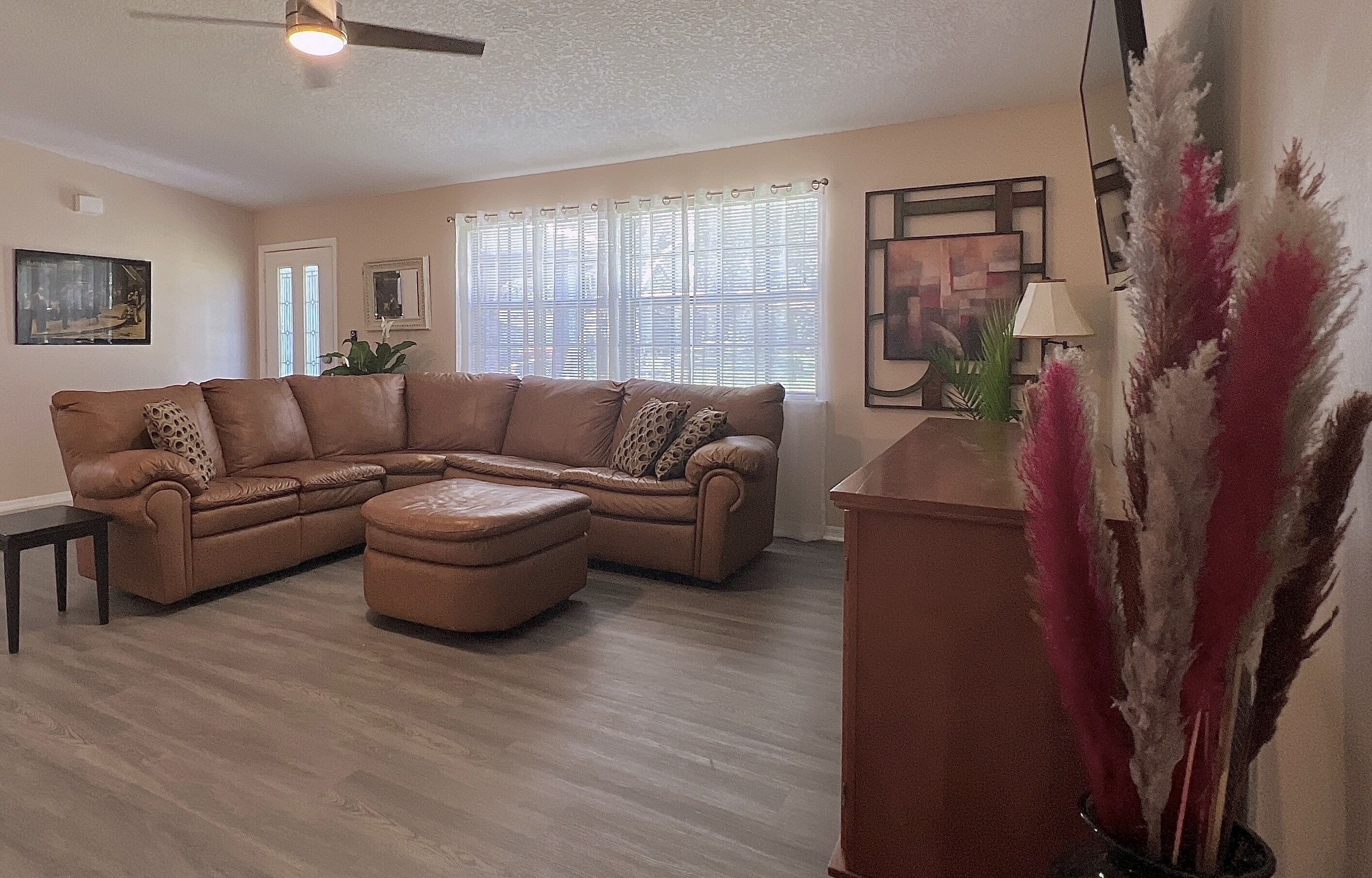 Home away from home located close to New Smyrna, Flagler Beaches and Daytona.