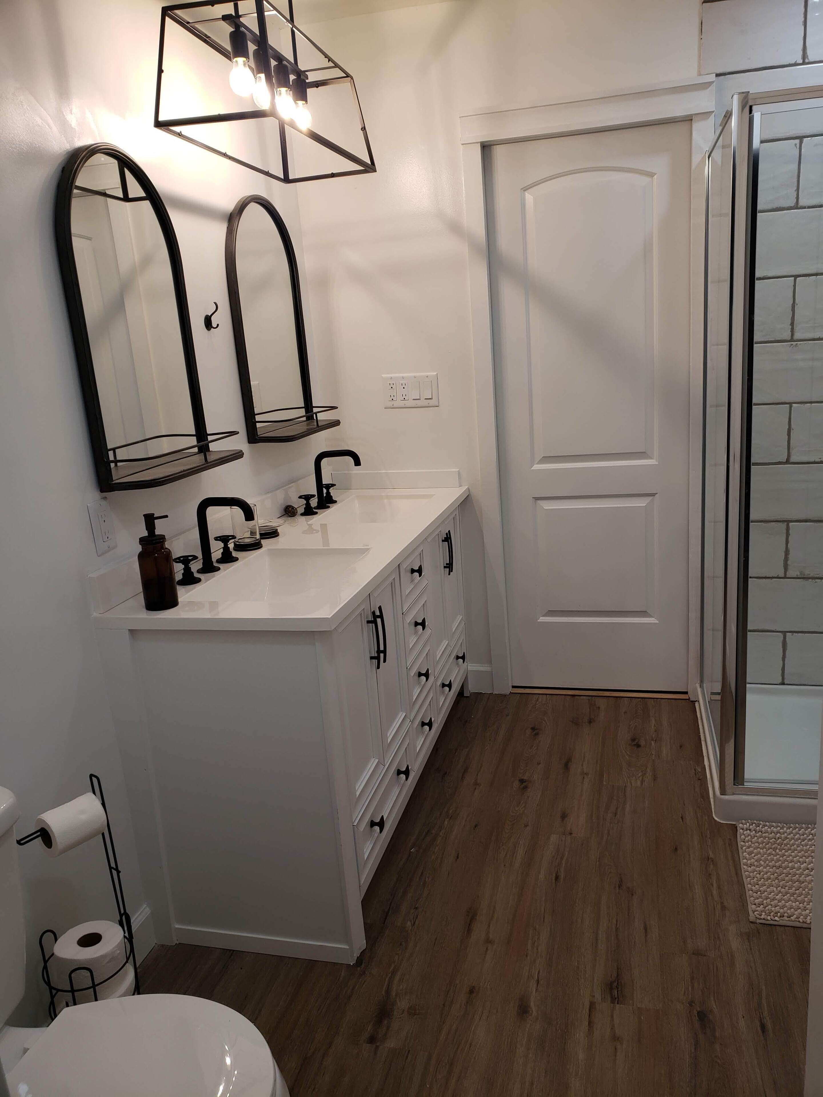 Great Location - charming house walking distance to lake and minutes to downtown