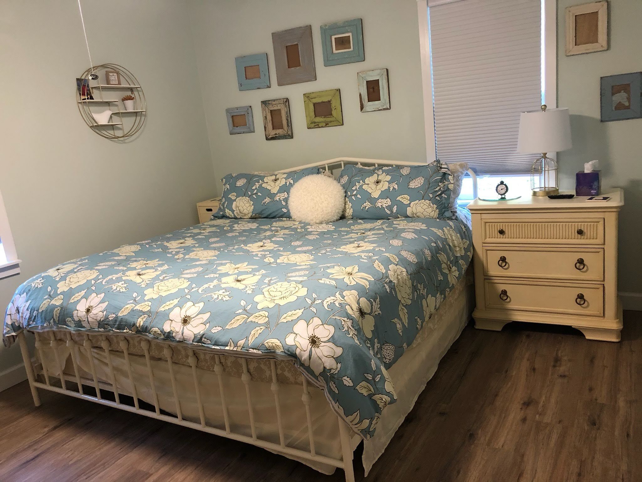 Great Location - charming house walking distance to lake and minutes to downtown