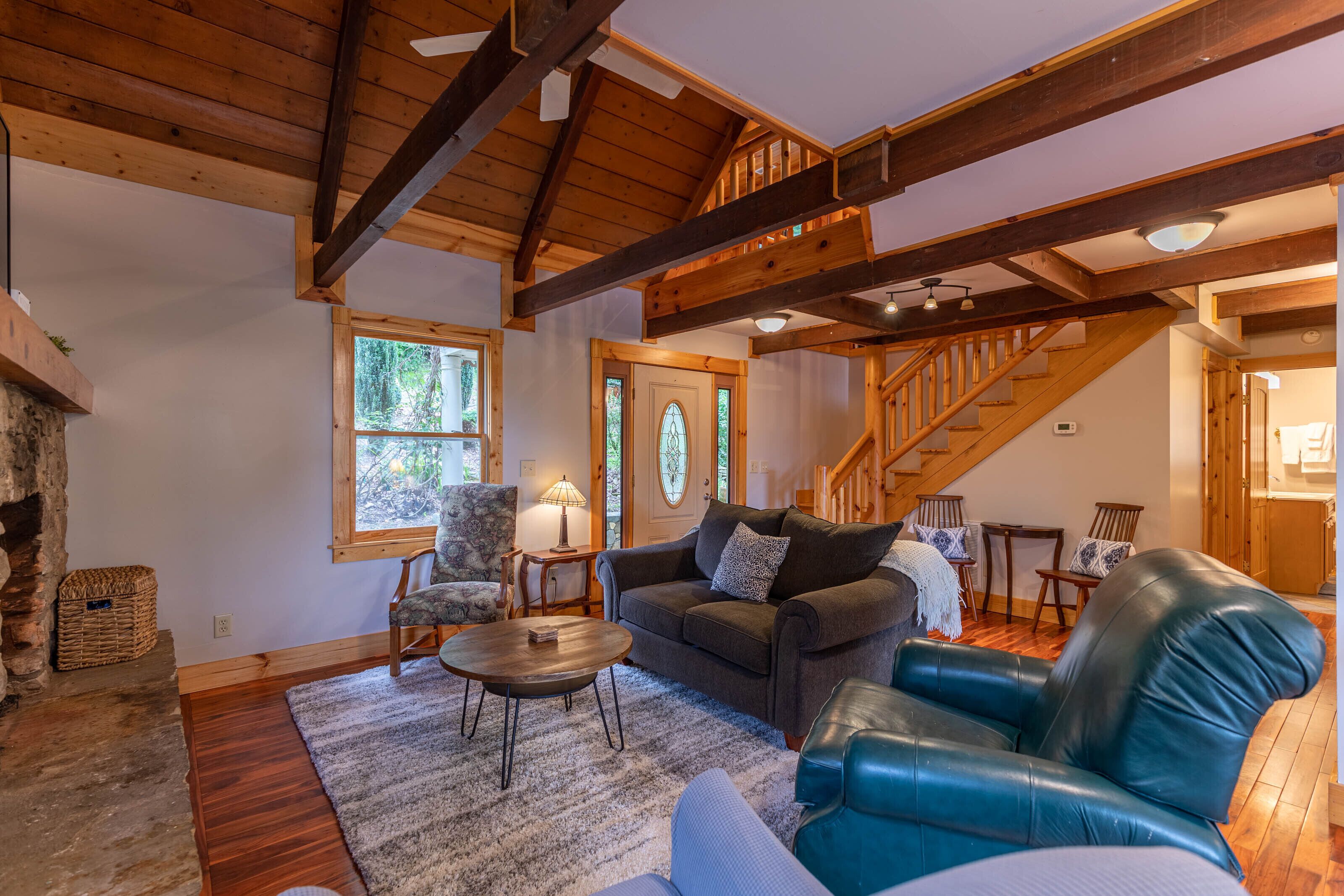 The Best Of View - Pet Friendly! Beautiful mountain views just north of Boone!