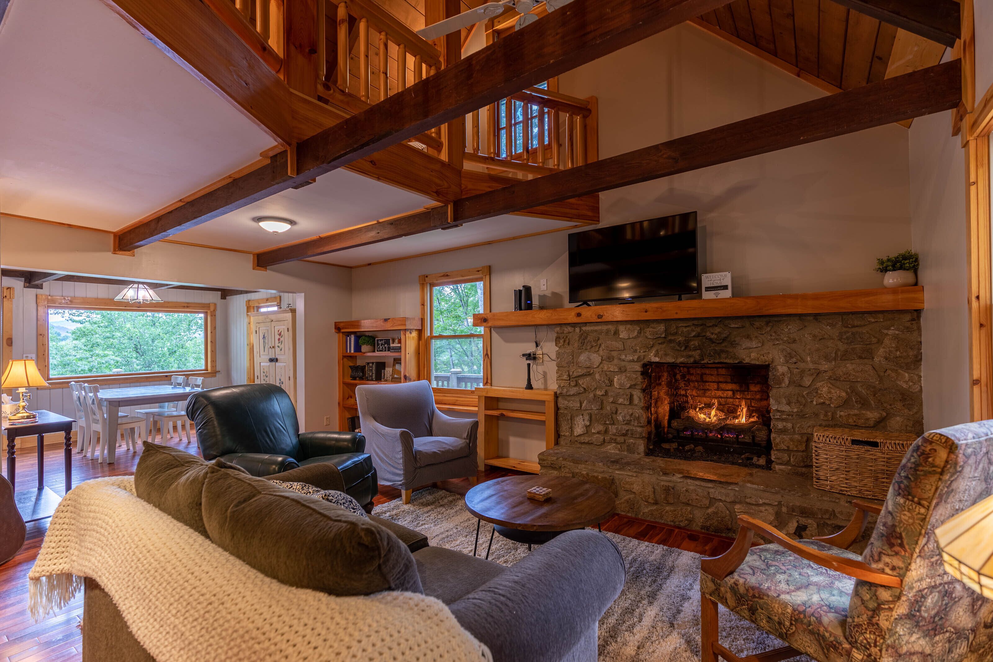 The Best Of View - Pet Friendly! Beautiful mountain views just north of Boone!