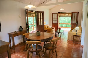 Superior Chalet | Free cribs/infant beds, free WiFi, bed sheets