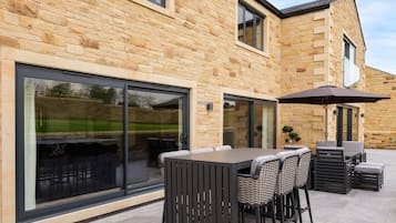 Cottage | Outdoor dining