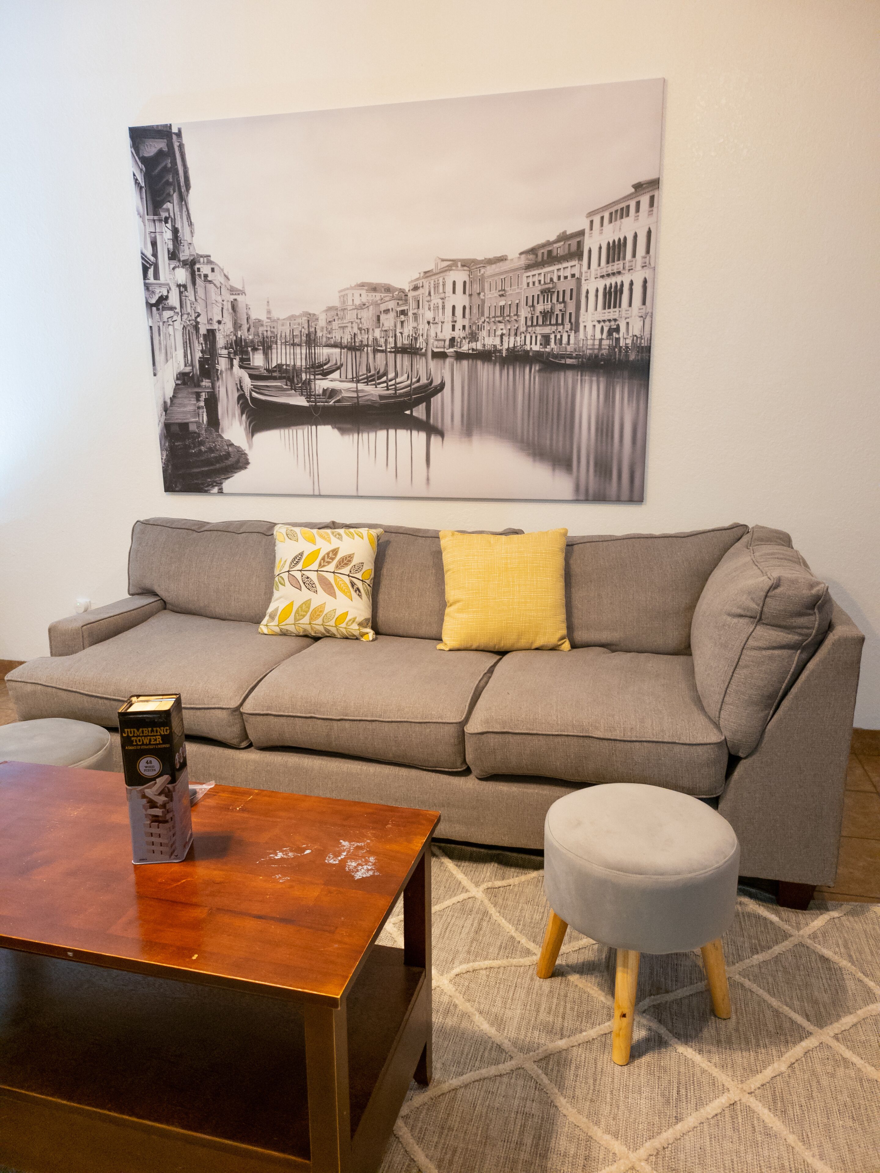 4b2b CozyBeautiful quiet newly renovated family home, shady yards