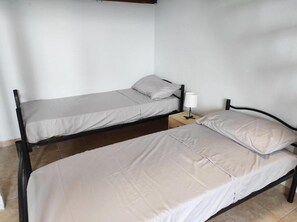 2 sovrum och sängkläder