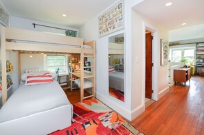 5 chambres, accès au Wi-Fi (inclus)