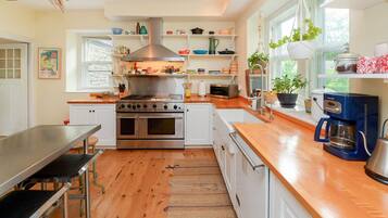 Dining tables, kitchen islands