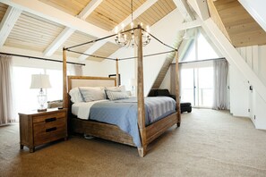 3 slaapkamers, een bureau, een strijkplank/strijkijzer, reisbedje