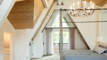 2 bedrooms, desk, iron/ironing board, travel cot