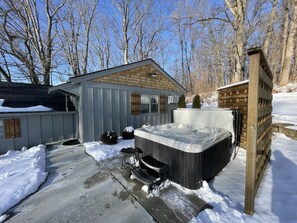 Unclassified image, 2 of 48, button