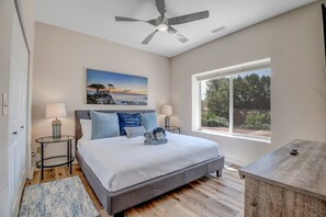 4 Schlafzimmer, Schreibtisch, Bügeleisen/Bügelbrett, kostenloses WLAN