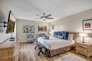 4 bedrooms, desk, iron/ironing board, free WiFi - Experience luxury in this spacious 4-bedroom Sedona Maxwell Ridge with stunning red rock views. (Sedona)