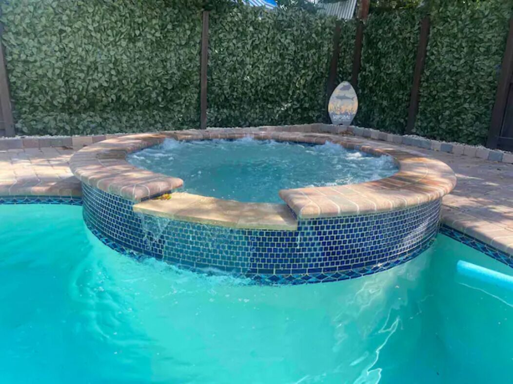 Et oppvarmet basseng