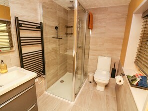 Shower - Drake's Retreat (Plymouth)