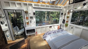 1 bedroom, iron/ironing board, WiFi, bed sheets - Stabbin Cabin #2 on Grant Island-HotTub,Boat,Pets (BRANTINGHAM)