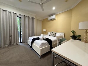 3 bedrooms, iron/ironing board, free WiFi, bed sheets