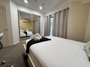 3 bedrooms, iron/ironing board, free WiFi, bed sheets