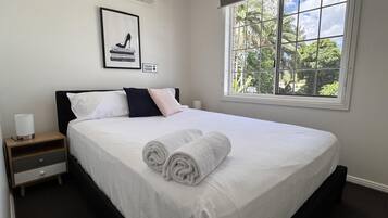 4 dormitorios, tabla de planchar con plancha, wifi gratis y ropa de cama