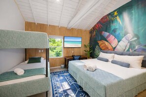 6 bedrooms, desk, iron/ironing board, WiFi